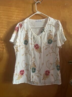 Anna & Ava Cream Short-Sleeve Floral Embroidered Peasant Top